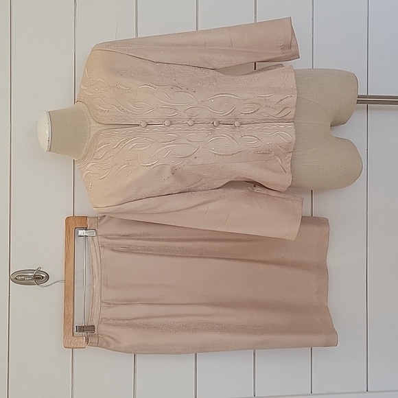 Papell Boutique Jackets & Blazers - Papèll Petites 10p pink silk suit with skirt